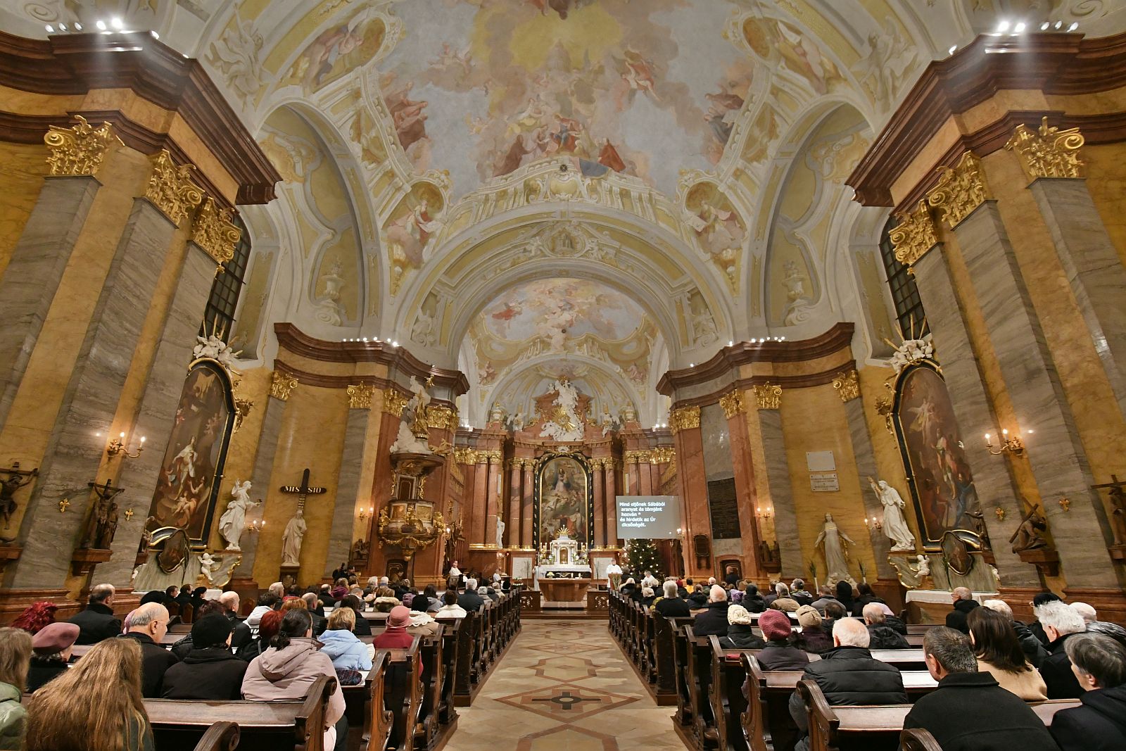Püspöki ünnepi szentmise Vízkereszt napján a Bazilikában